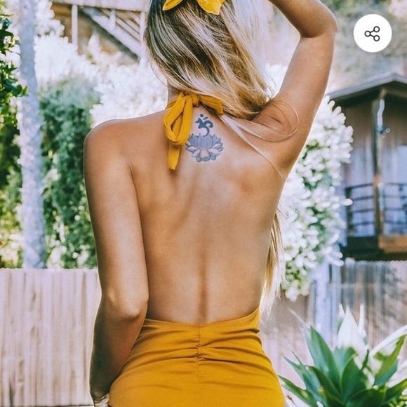 Cupshe Textured And Striped Halter Tummy Control One Piece Swimsuit Size Small - Picture 5 of 13